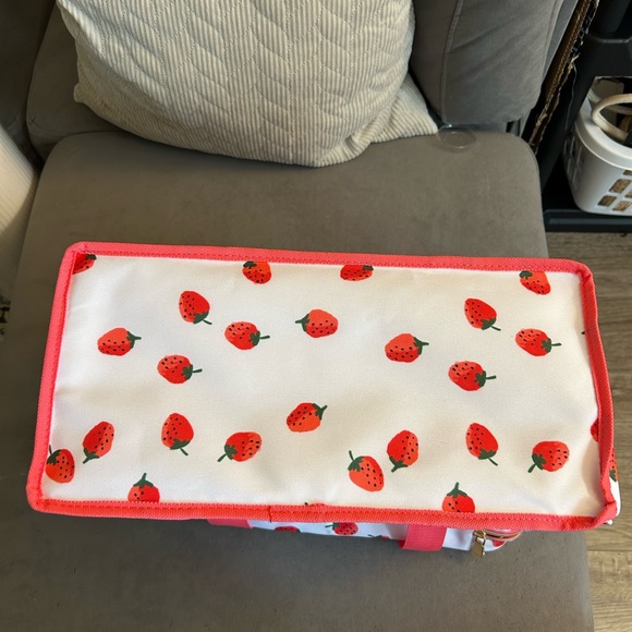 Kate Spade Strawberry Print Cooler Bag — NWT! - Picture 4 of 5